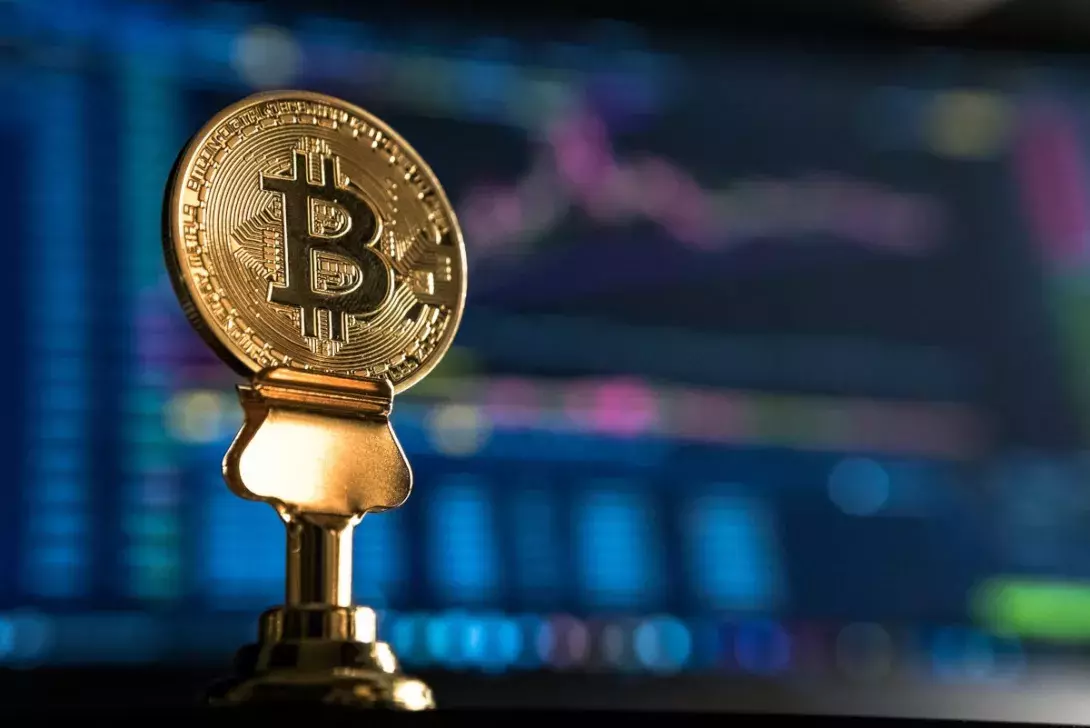 Bitcoin Death Cross Risk Threatens to Set Off Crash Should Price Not Maintain 62,000 Dollars